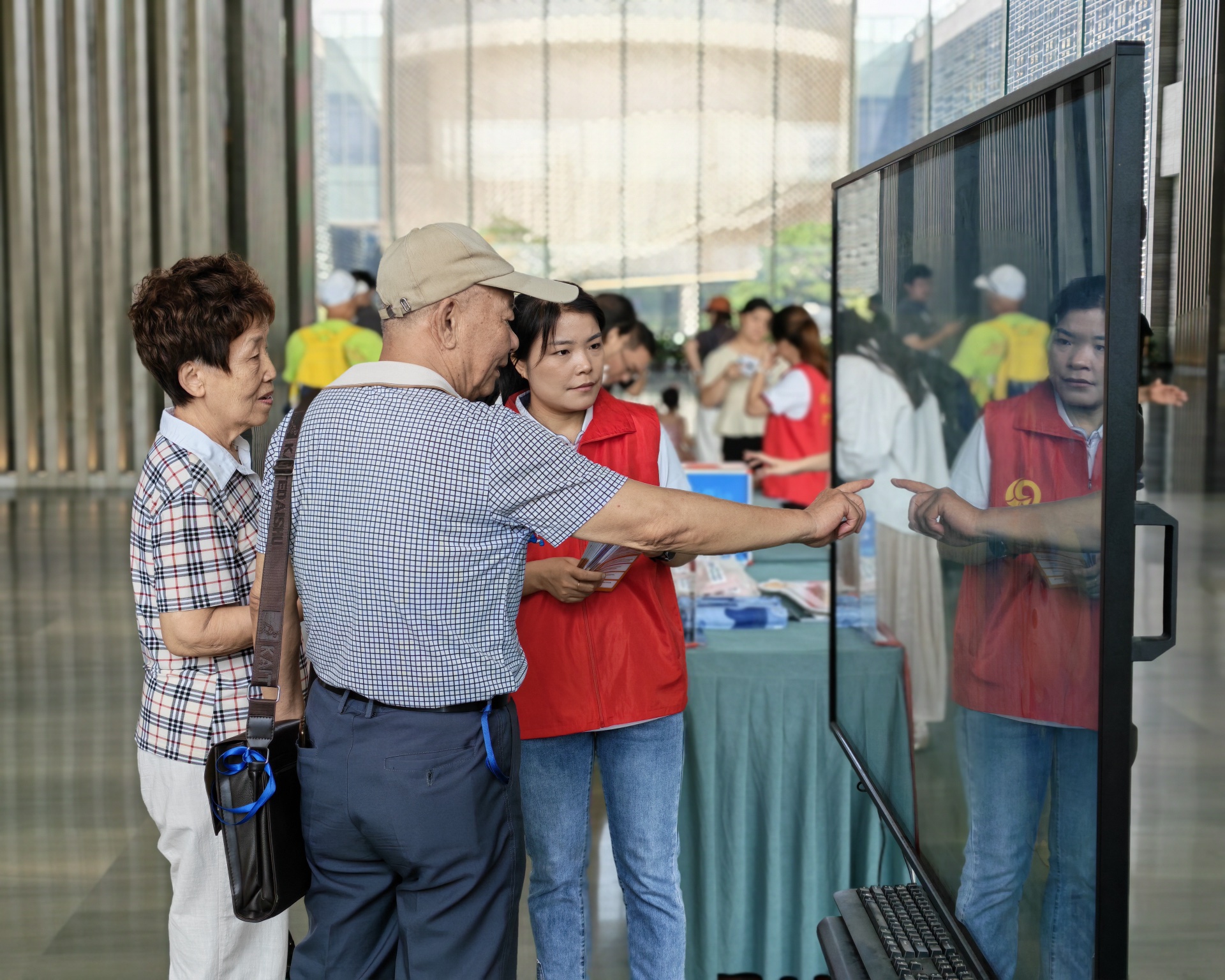网络安全咨询展台互动现场